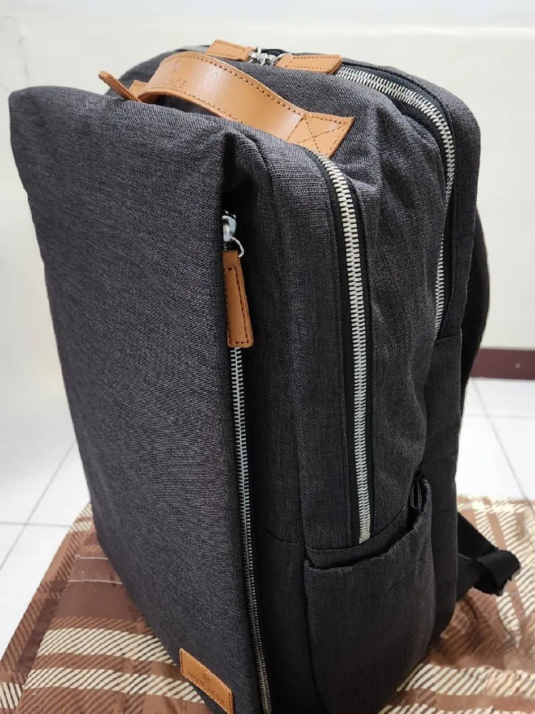 ⭐️ Nordace Dark Grey Backpack ⭐️
