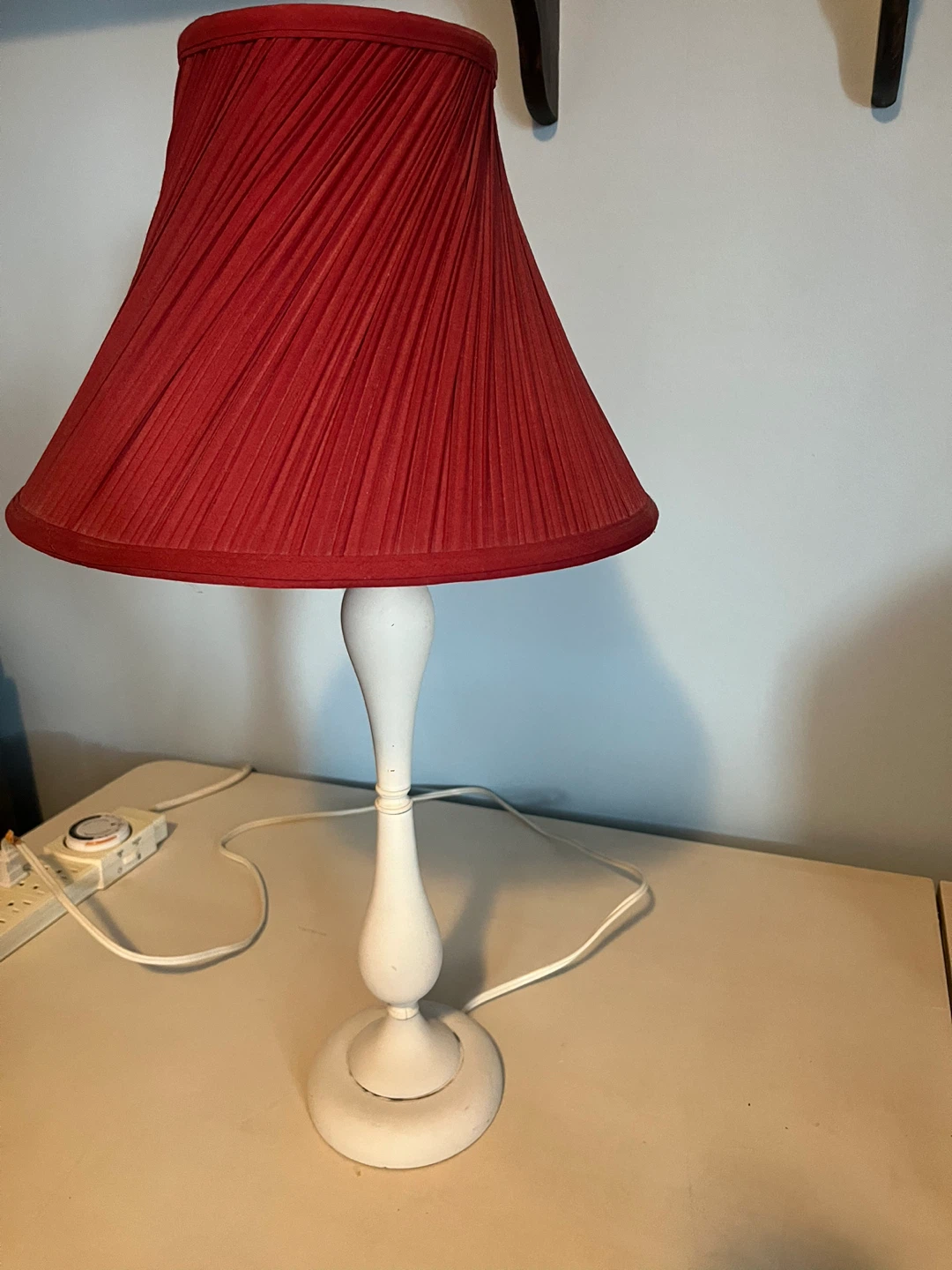 White Table Lamp with Red Pleated Shade - photo 2