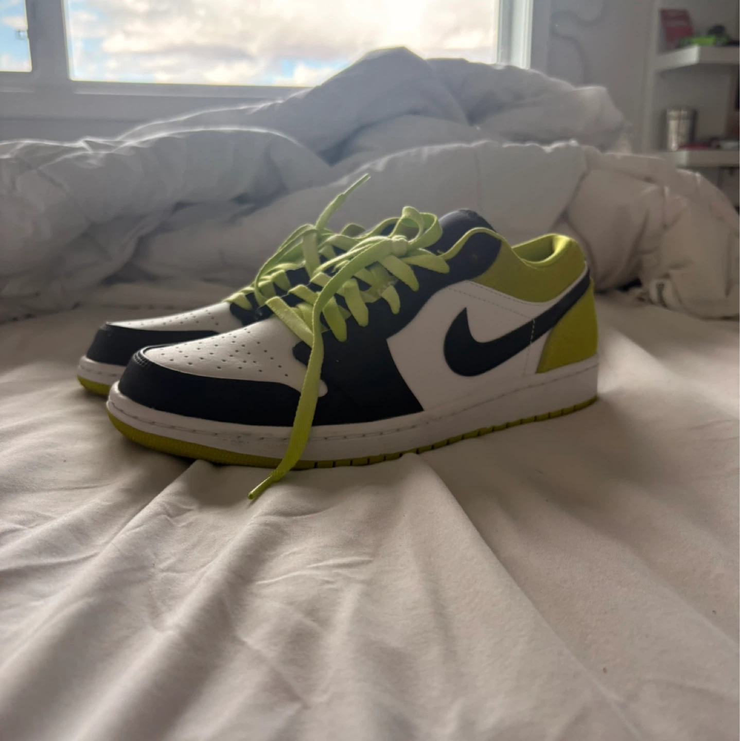 Jordan 1 low black cyber