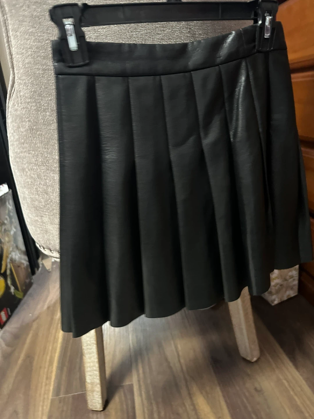 Sunday Best Black Faux Leather Pleated Mini Skirt Size 0 - photo 3