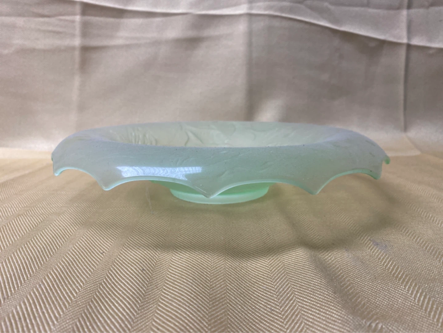 VINTAGE - Frosted Glass Dish with Fish Motif - photo 2