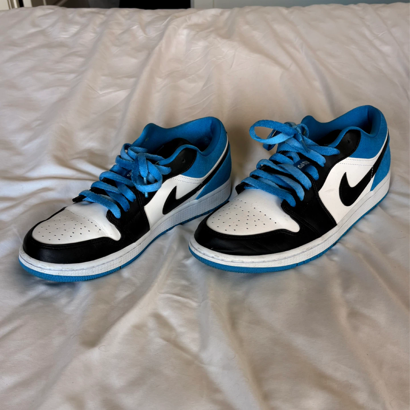 Jordan one low laser, blue