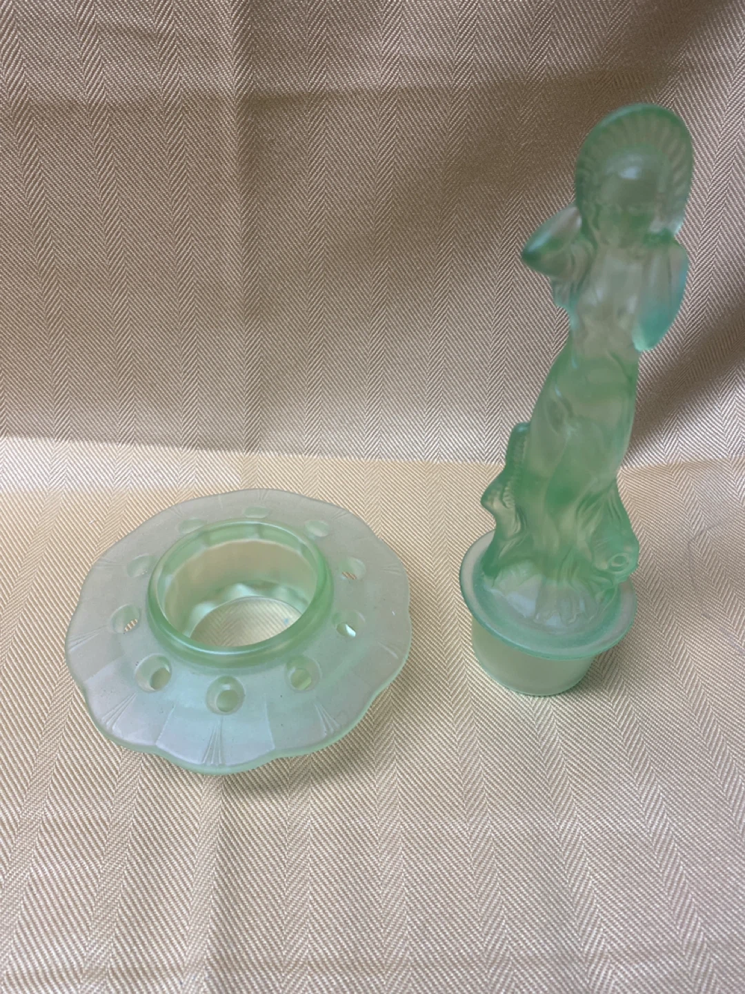 VINTAGE - Green Glass Figurine Candlestick Holder - photo 5