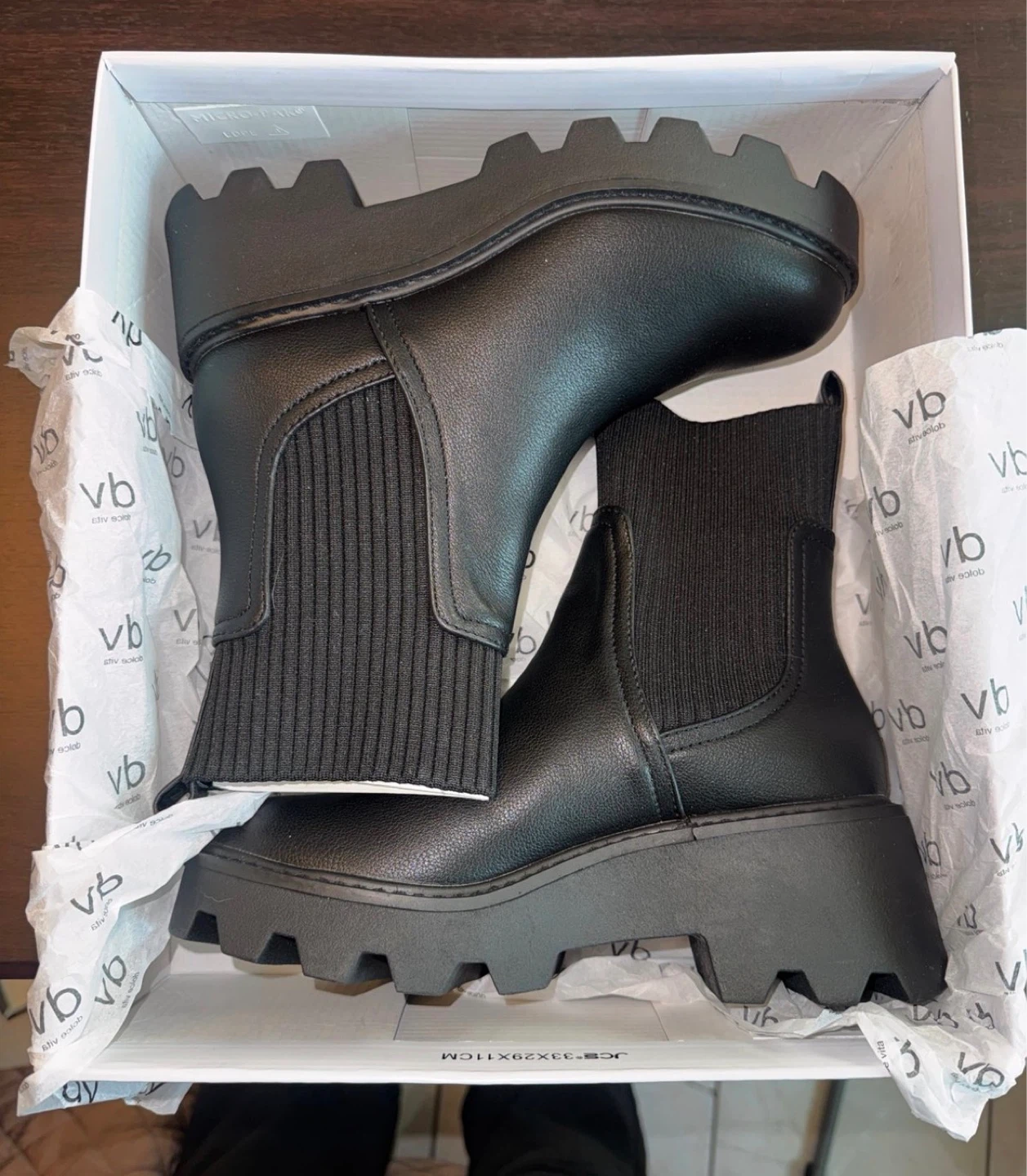 Dolce Vita DV Villa Black Chelsea Boots Size 7