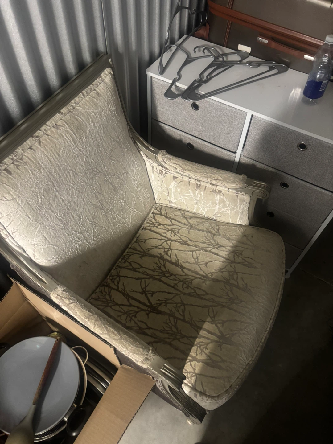Armchair with beautiful design - Moving Out Sale - photo 3