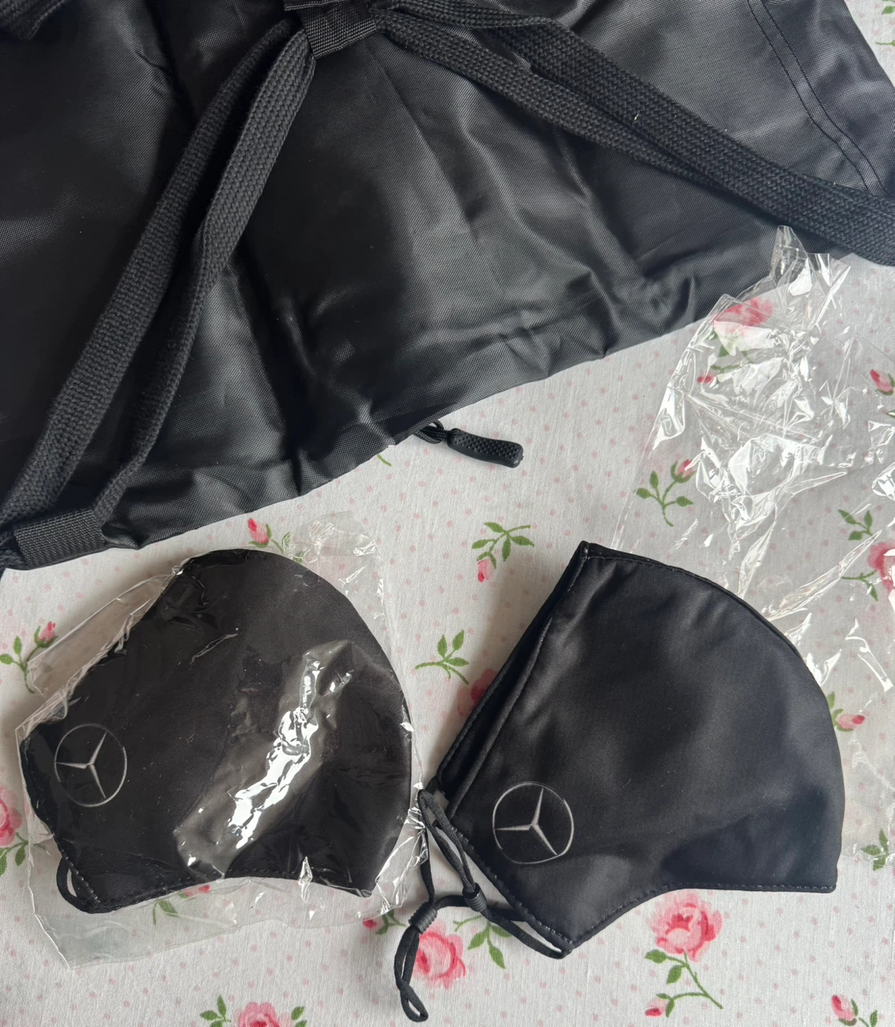 Mercedes-Benz Drawstring Bag with 2 Face Masks - photo 4