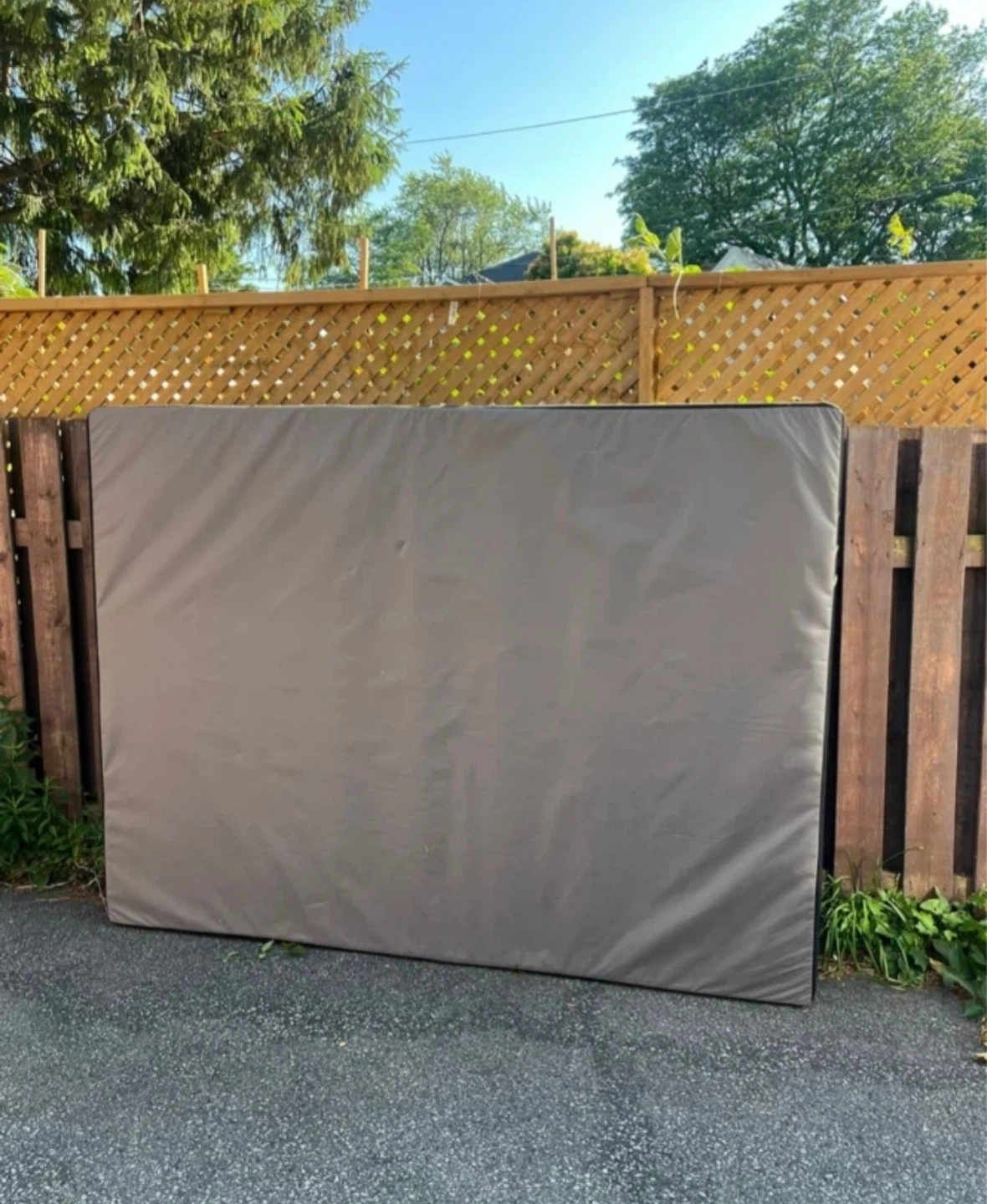 Queen bed box