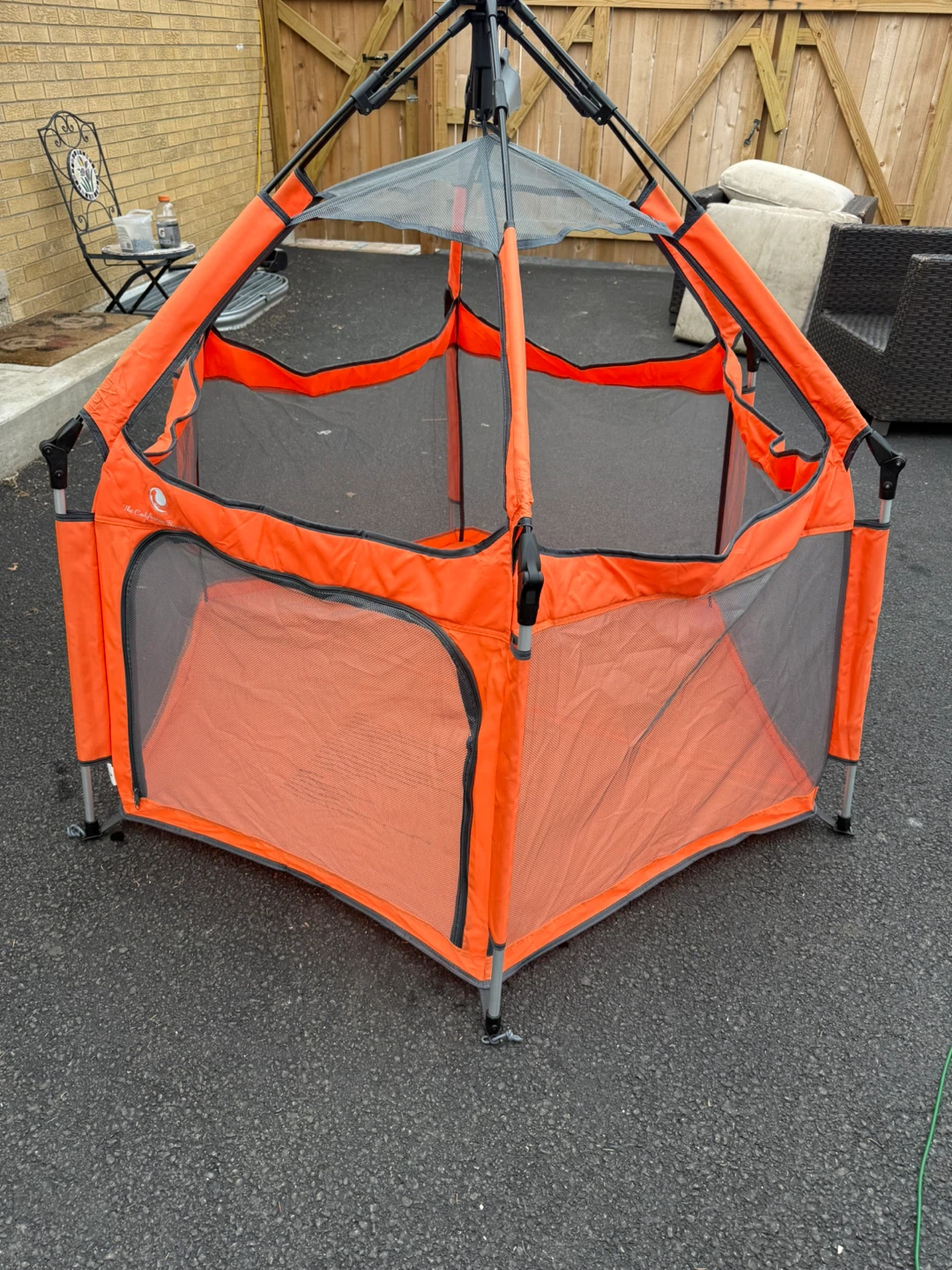 The California Beach Co. Pop 'N Go Playpen