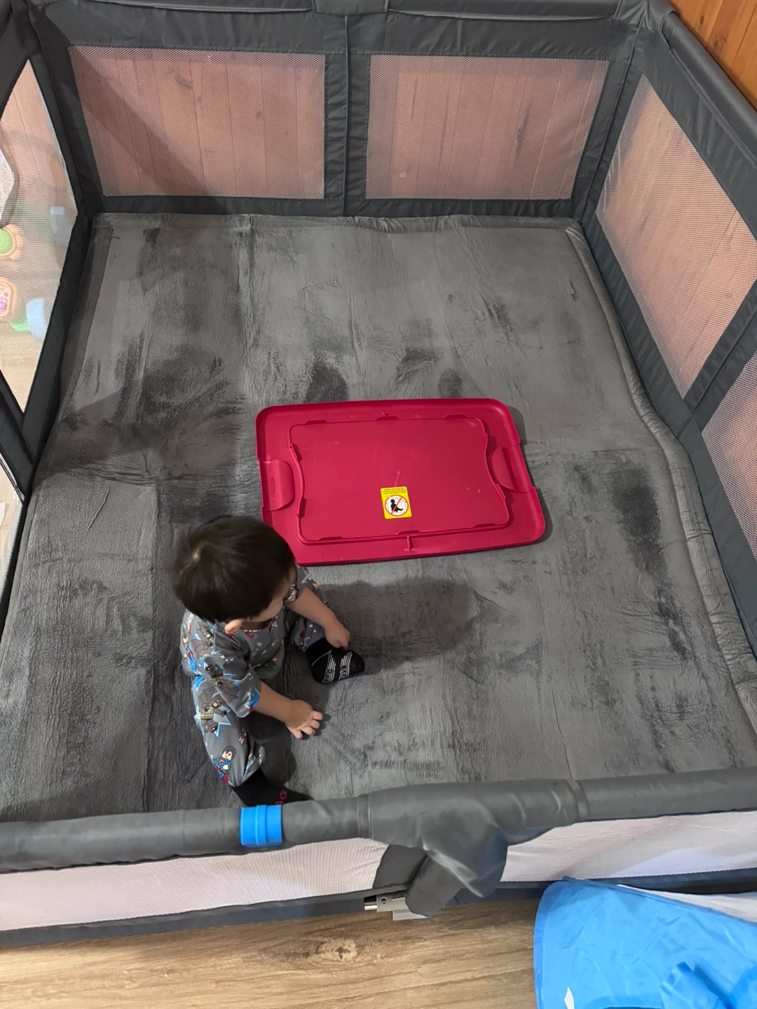 PLAY PEN WITH PLAYMAT