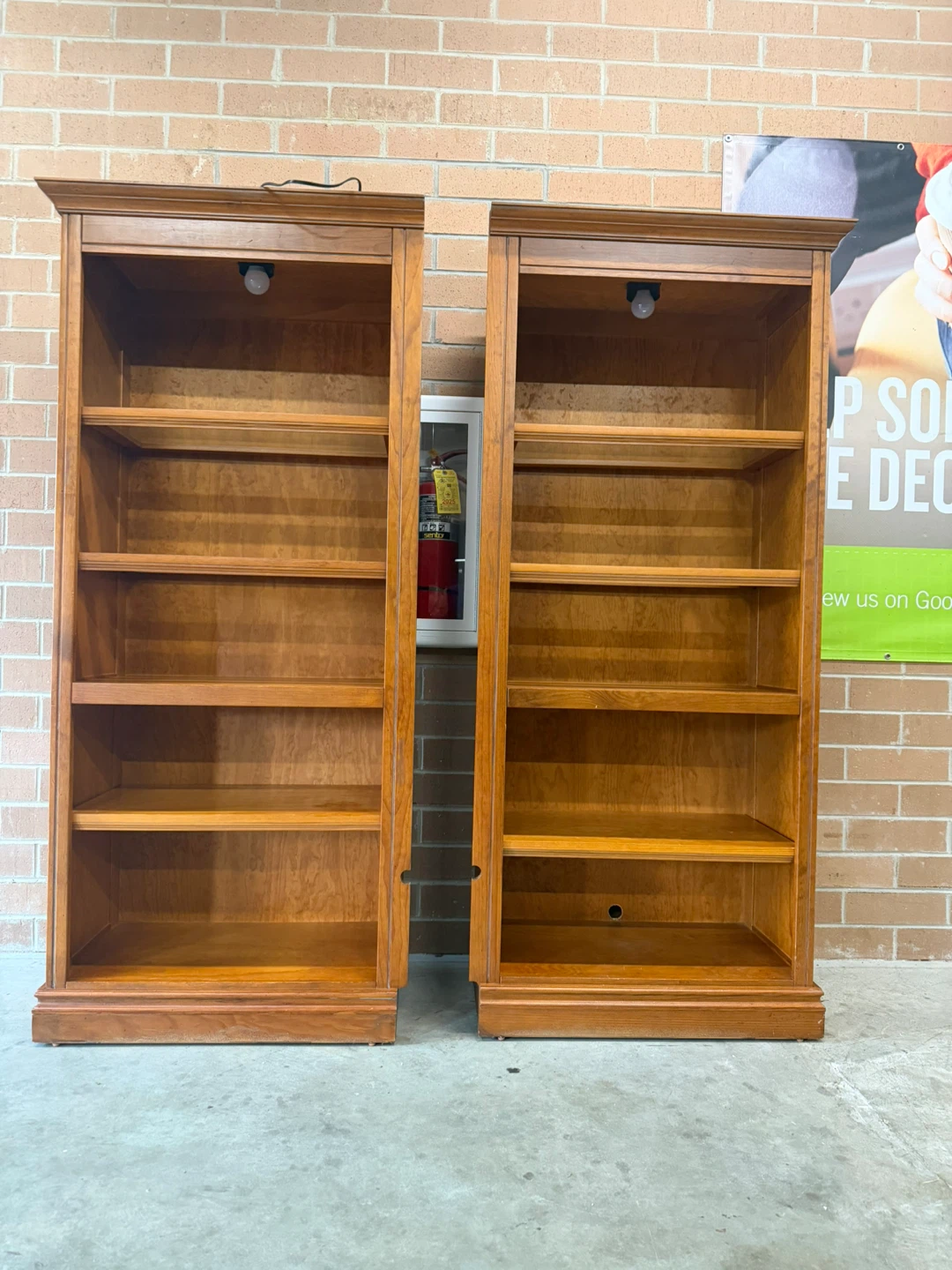 Set of 2 Wooden Bookcases - photo 4