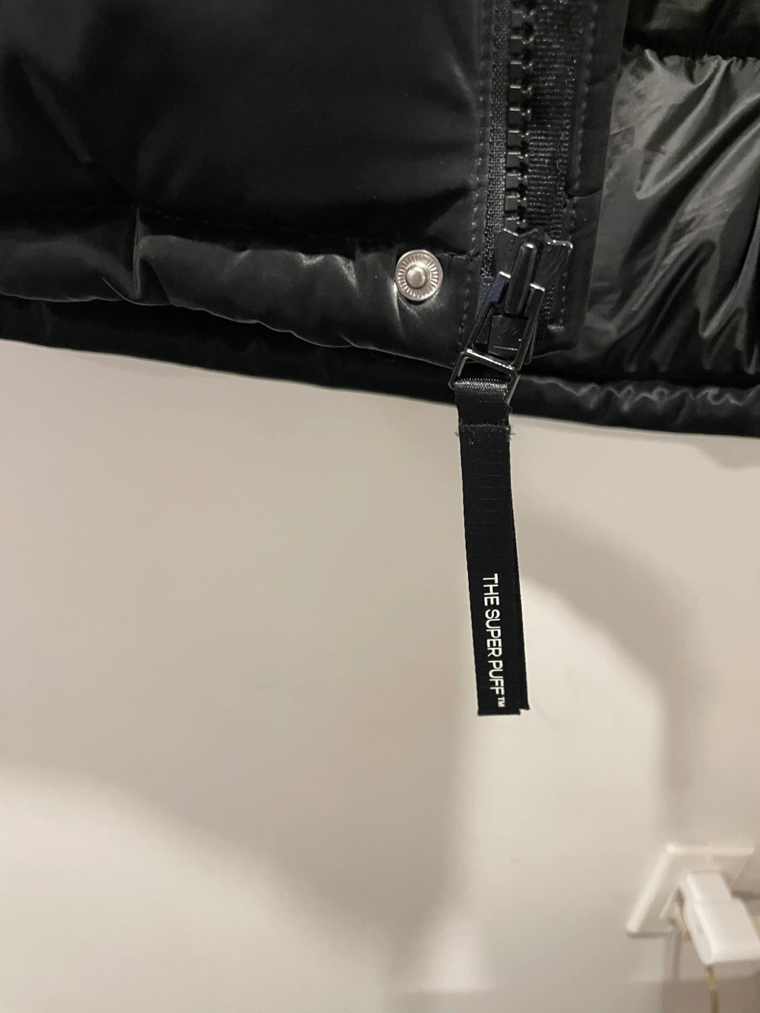 Aritzia Hi-Gloss Super Puff Original Black Puffer Vest Size M - photo 5