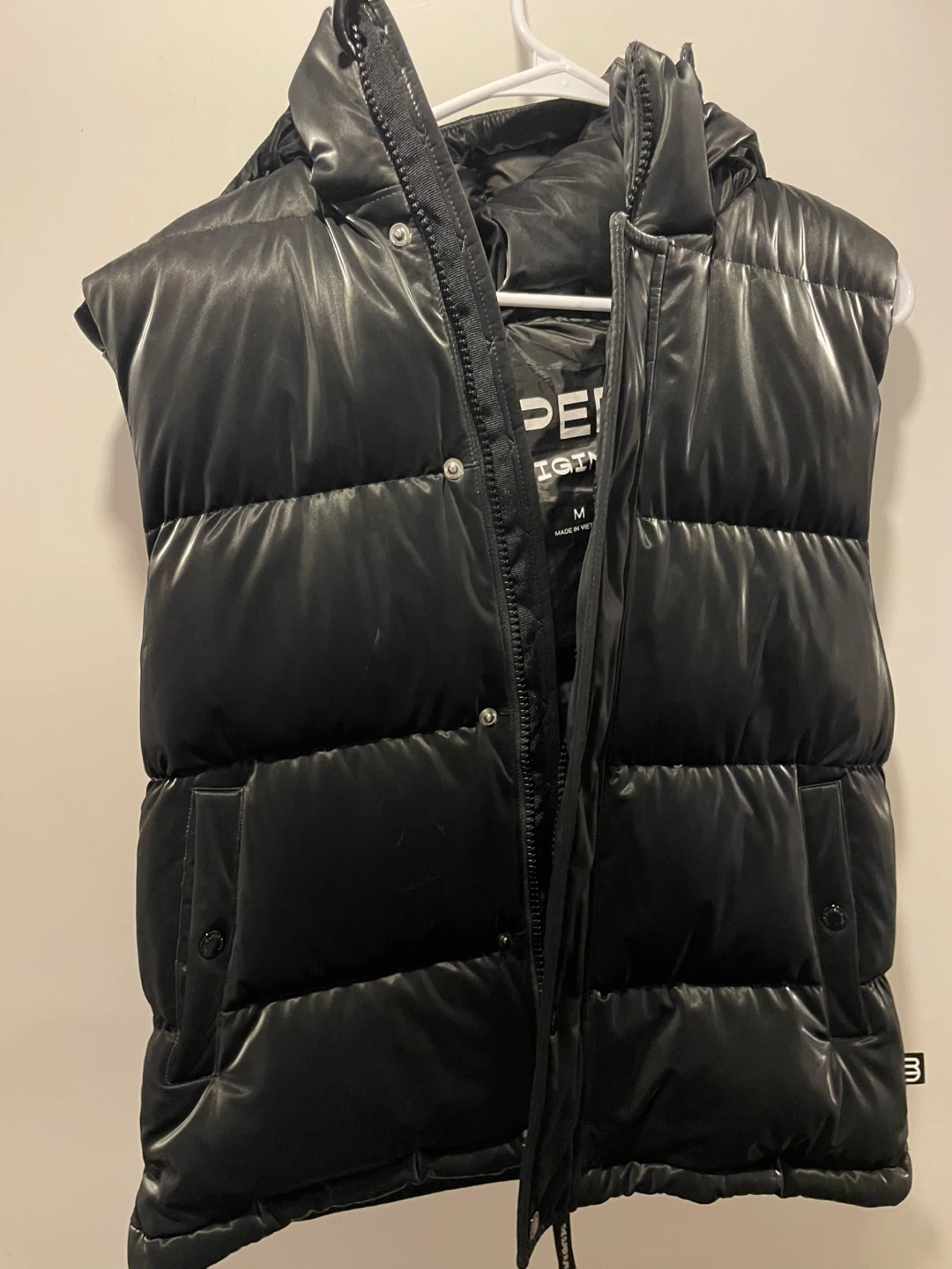 Aritzia Hi-Gloss Super Puff Original Black Puffer Vest Size M