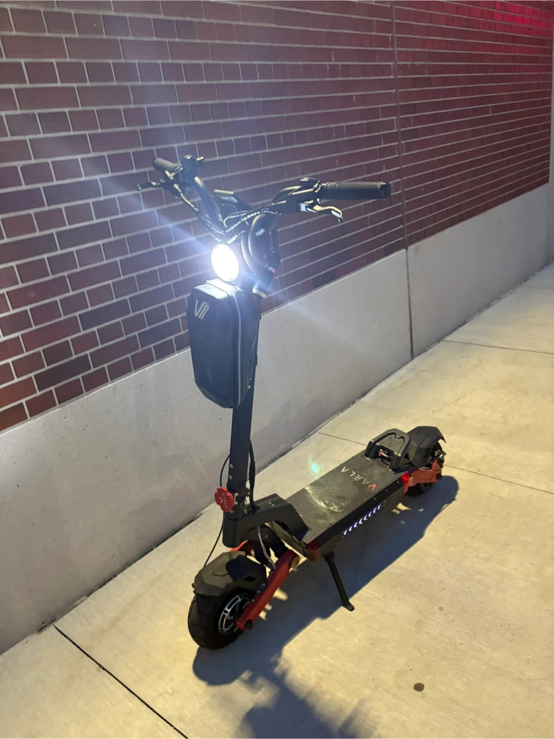 Varla Electric Scooter - photo 2