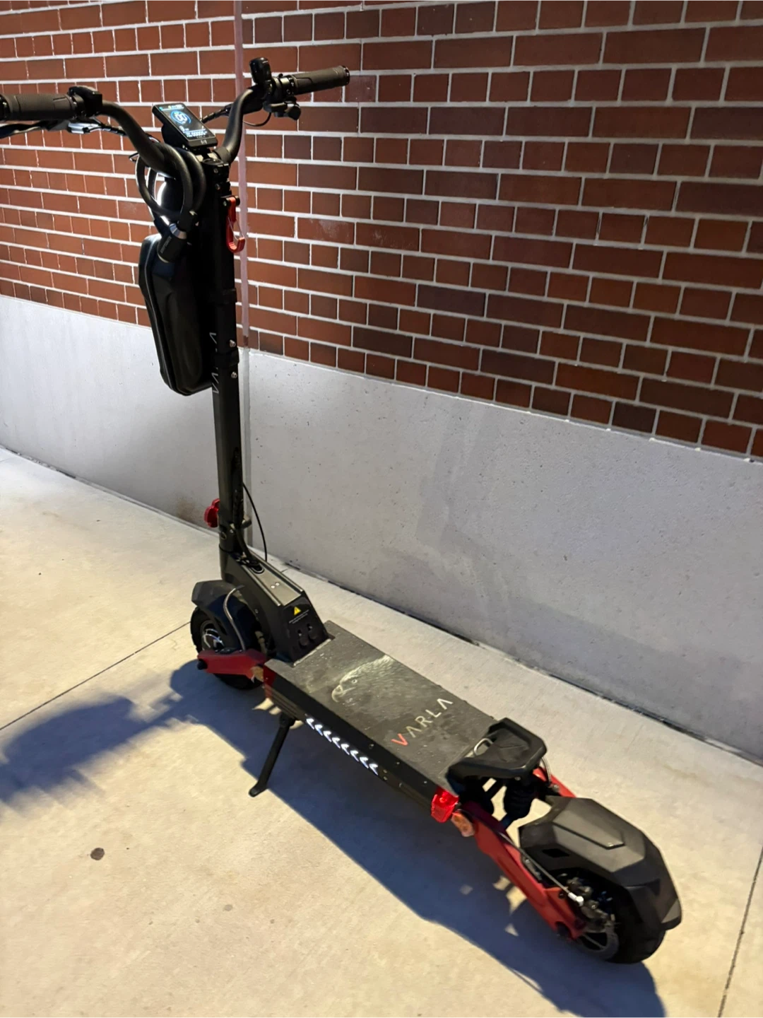 Varla Electric Scooter - photo 3