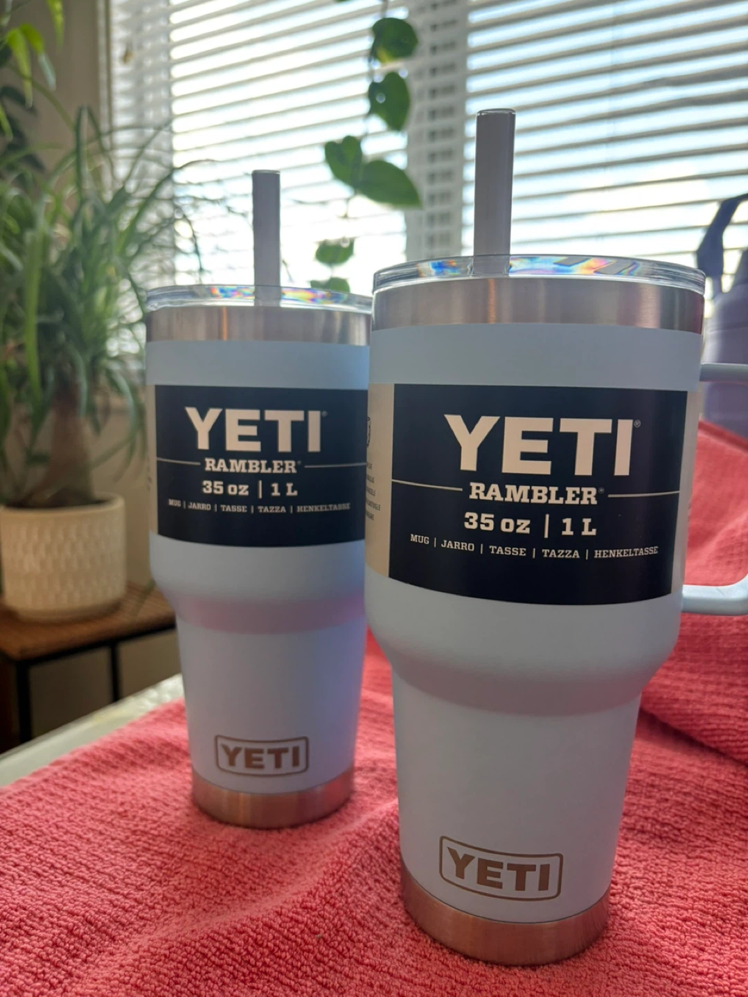 Yeti Rambler 35 oz Tumblers with Straws - Light Blue (2-Pack)