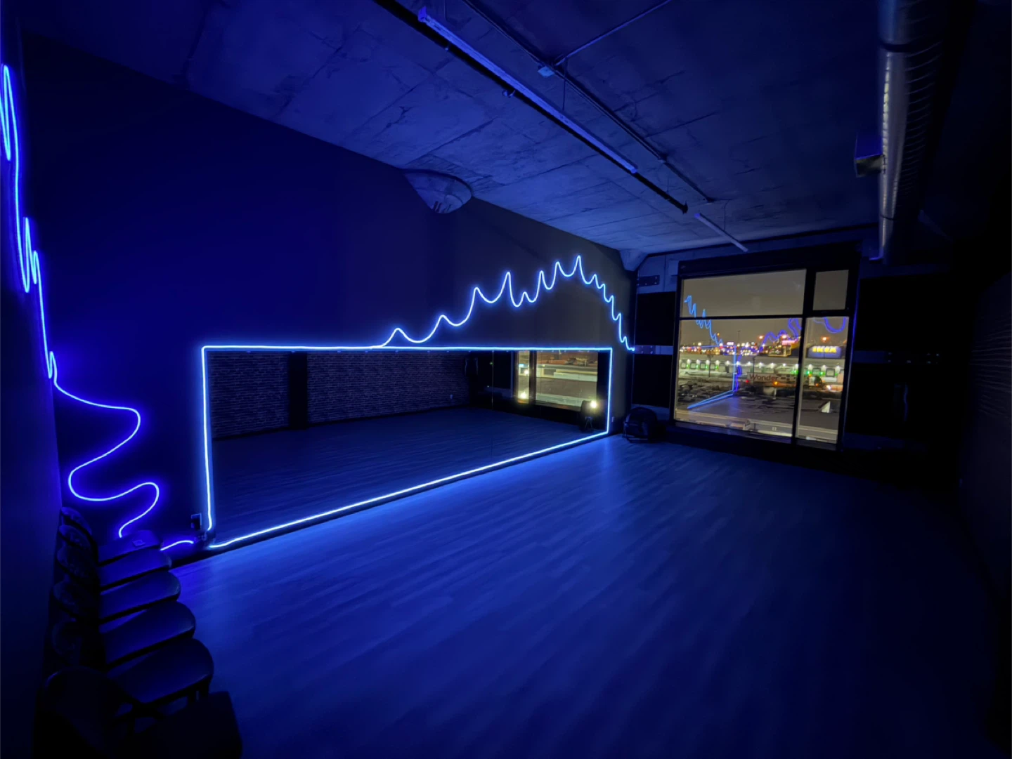 Dance Studio Space with Mirrors and LED Lighting - photo 5