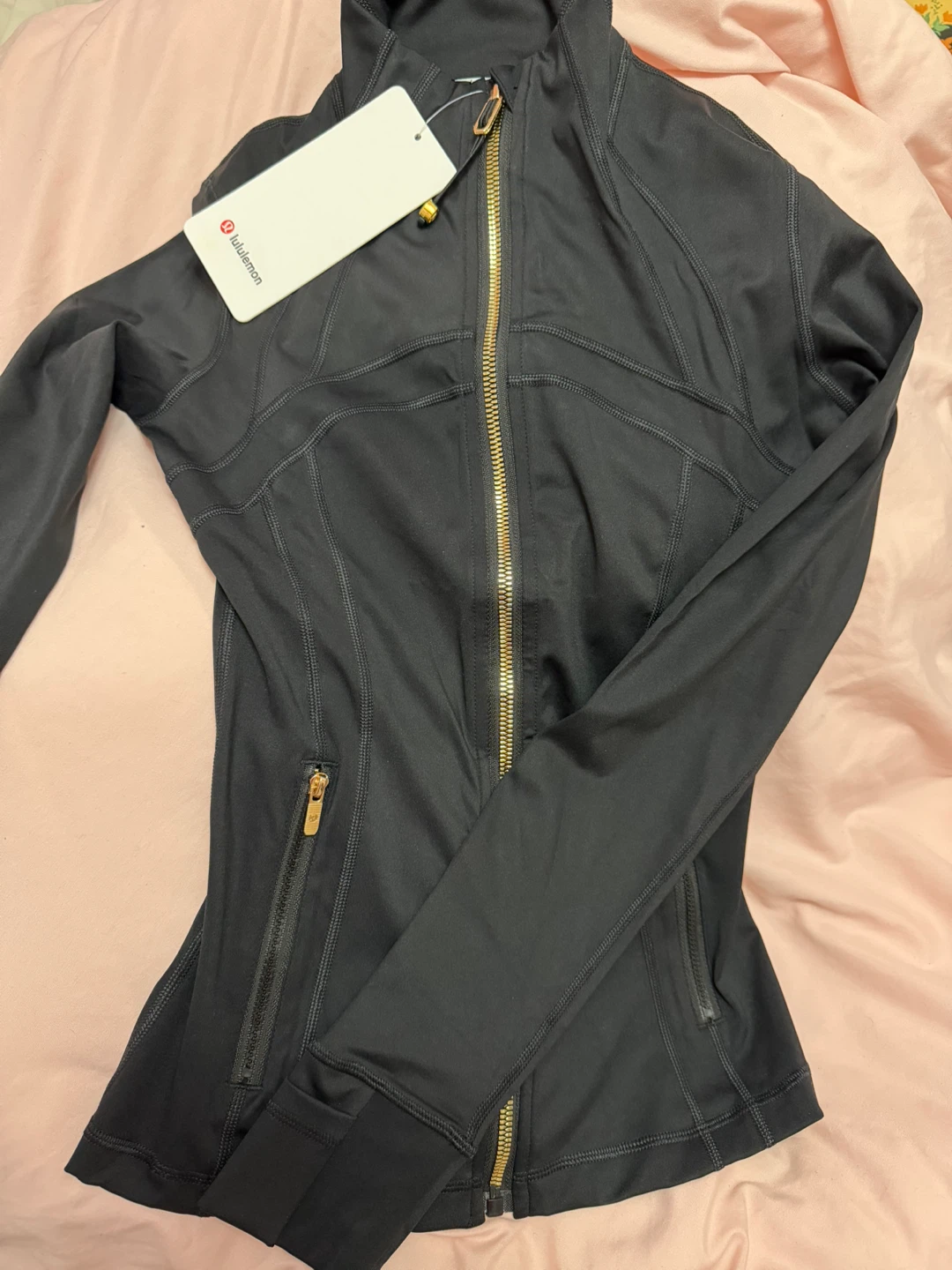 Lululemon define jacket in black and gold size 2 small