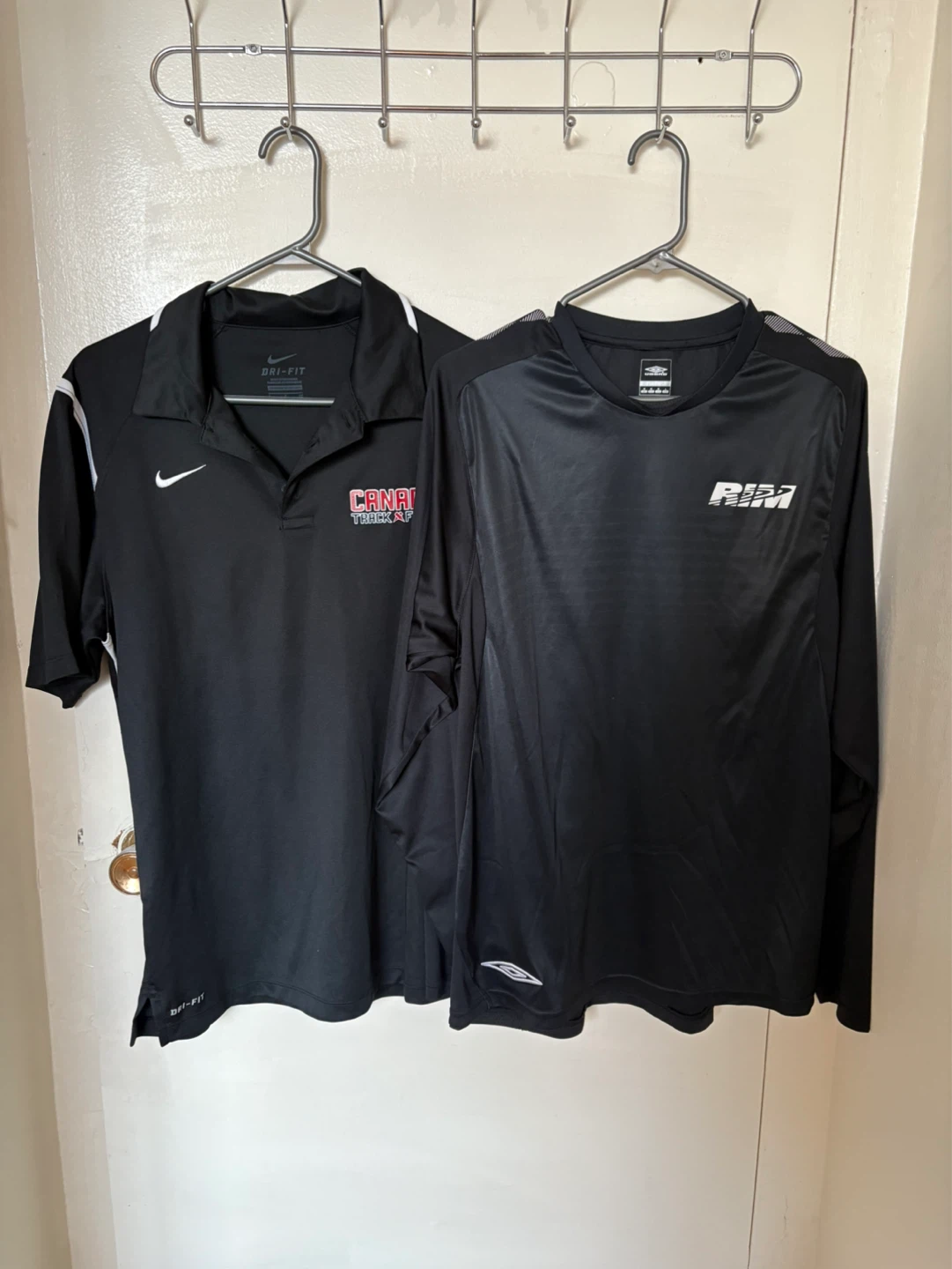 Bundle of 4  nike black Athletic Shirts - photo 2