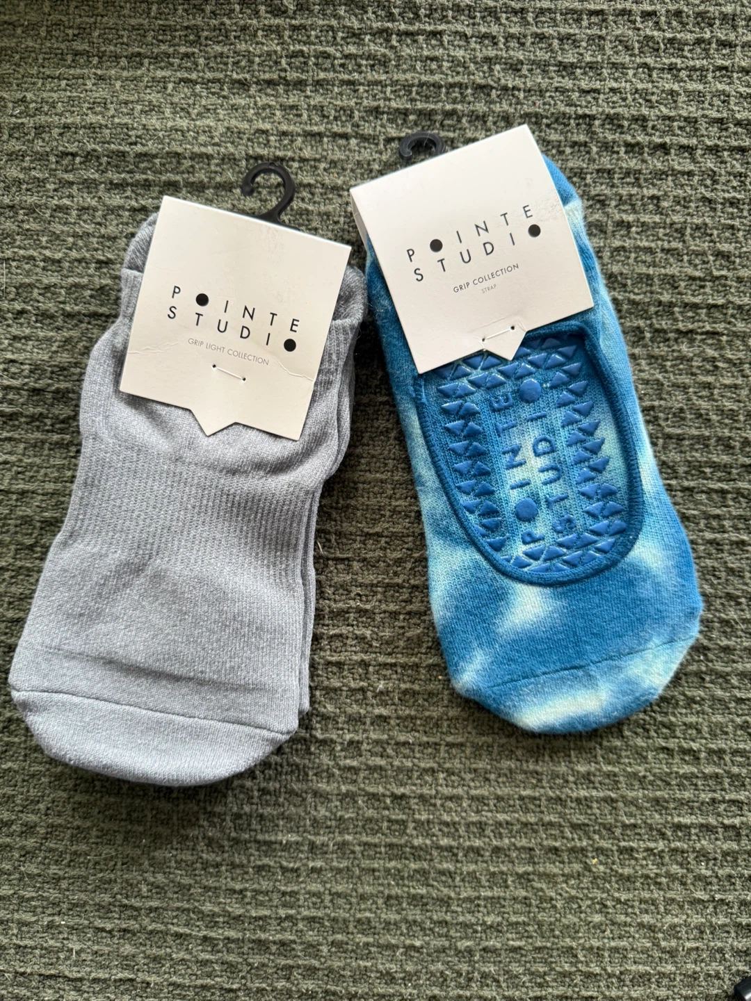 Pointe Studio Grip Socks - Small/Medium