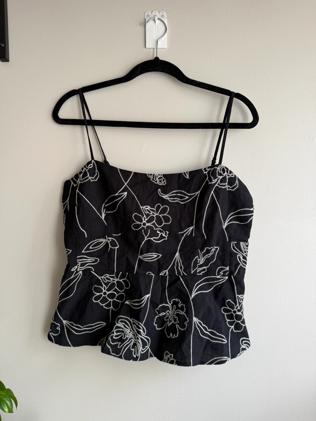 Dynamite Black Floral Peplum Top G/L