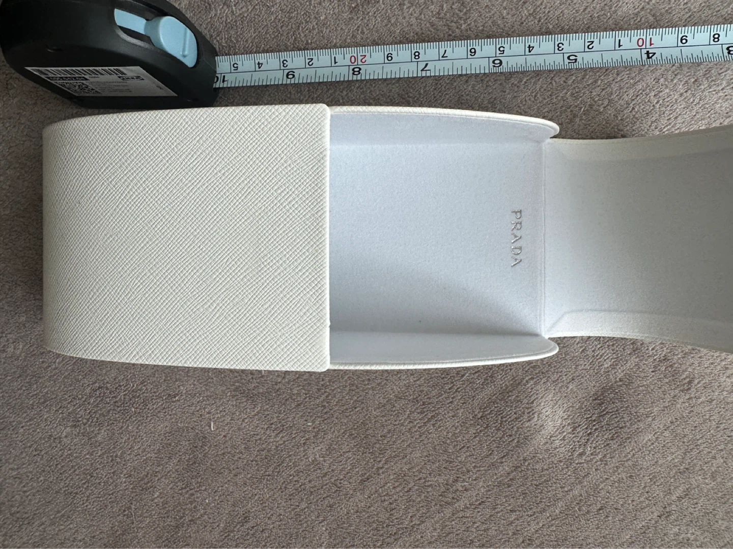 PRADA White Textured Hard Sunglasses Case - photo 2
