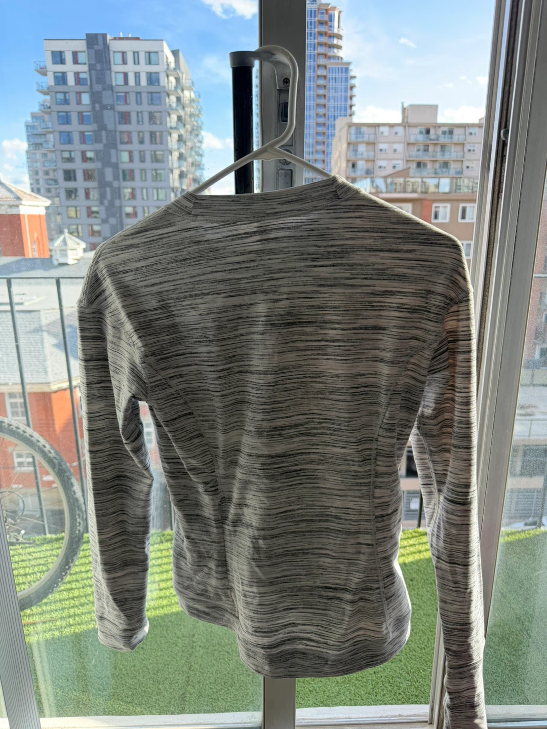 Lululemon Long Sleeve Top Size S - photo 3