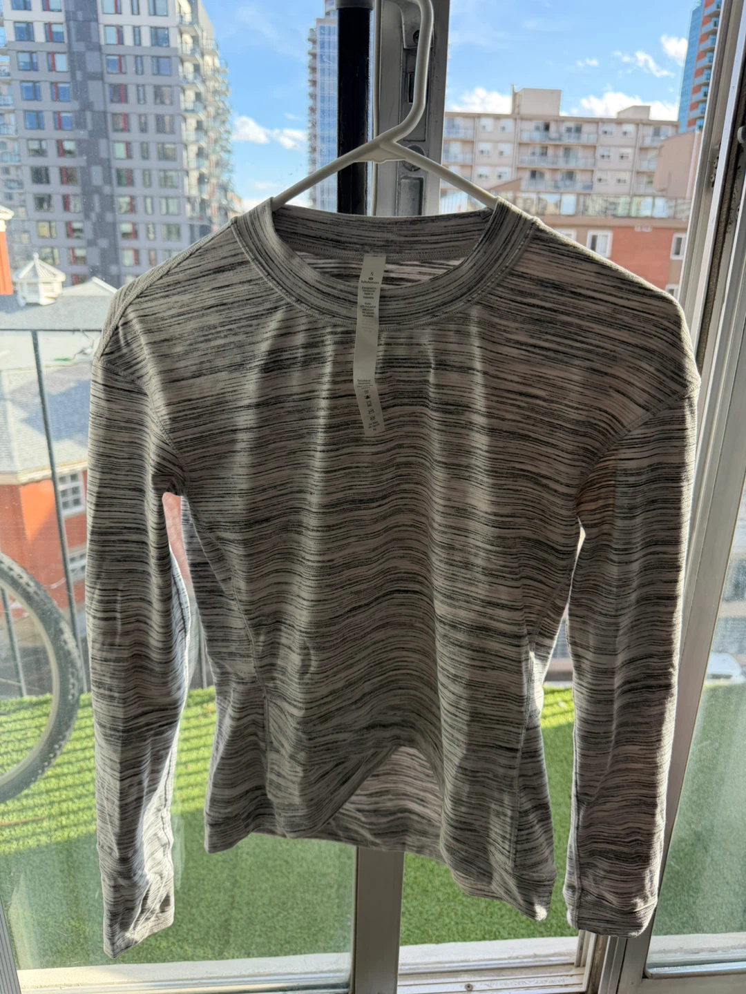 Lululemon Long Sleeve Top Size S