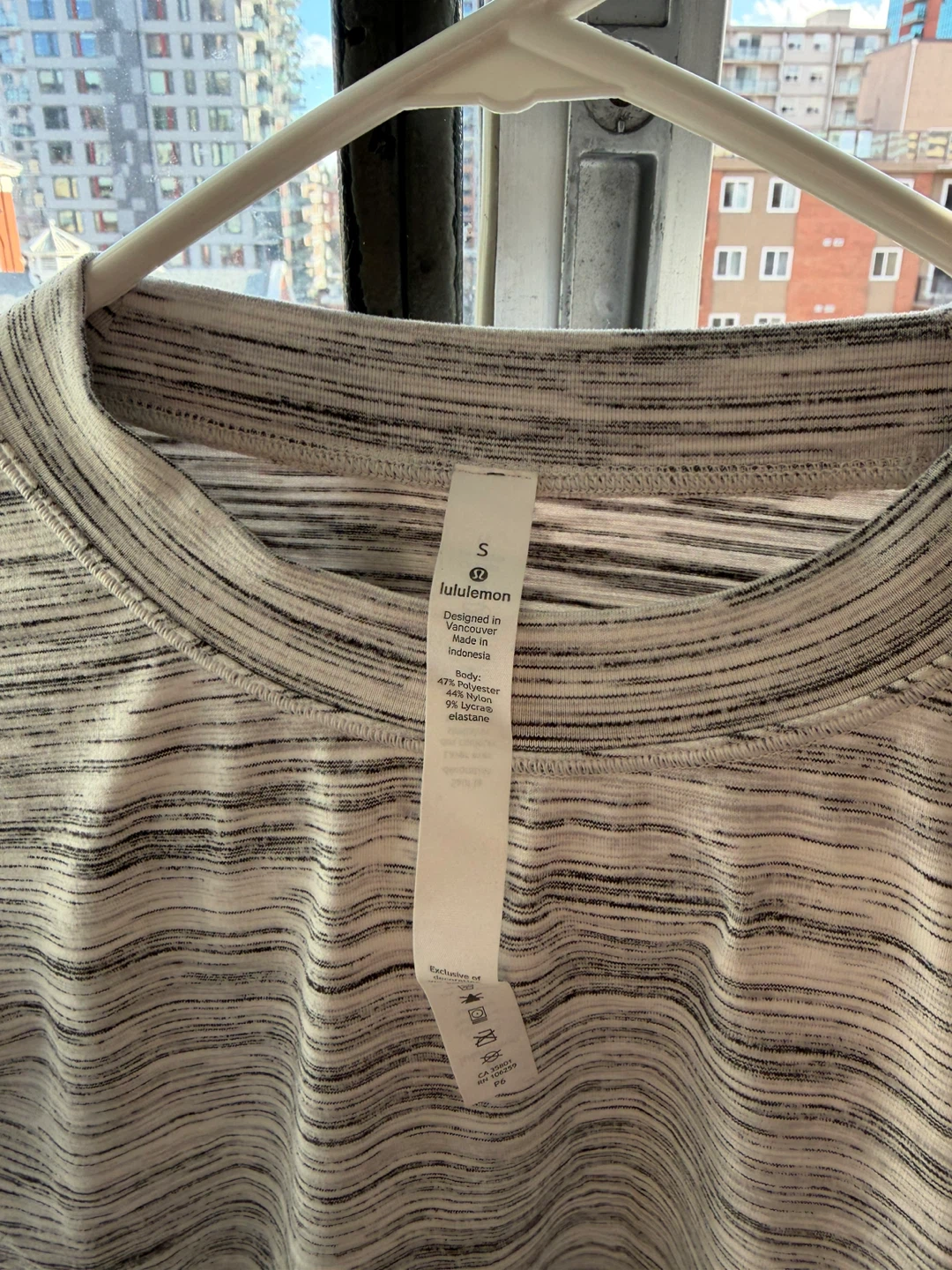 Lululemon Long Sleeve Top Size S - photo 2