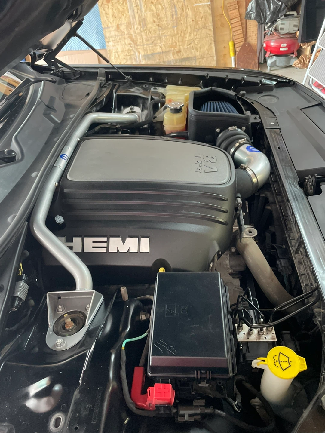 Dodge Challenger " V8  hemi RT - photo 4
