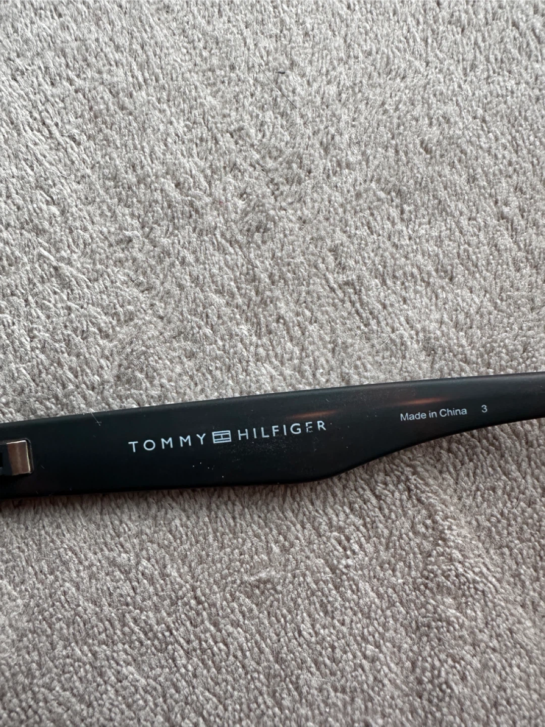 Tommy Hilfiger Sunglasses - photo 4