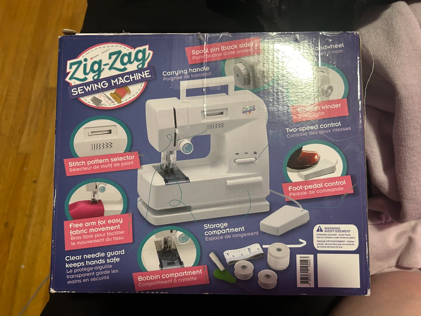 Zig-Zag Sewing Machine - photo 2
