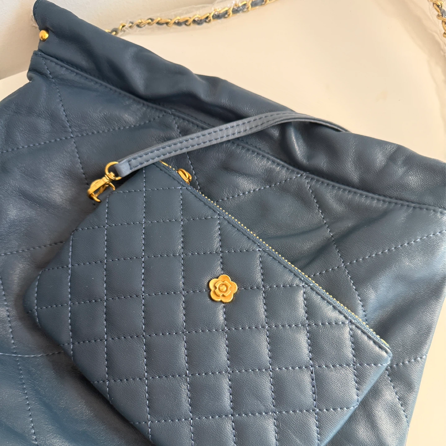 Navy quilted leather hobo bag - photo 5