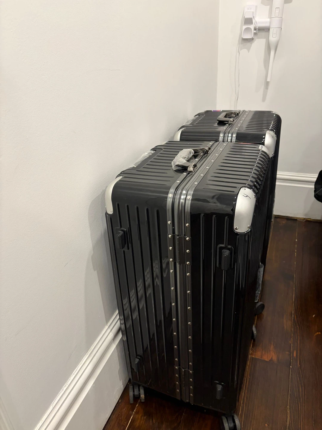 Black Rolling Suitcase Luggage with TSA Lock - photo 5