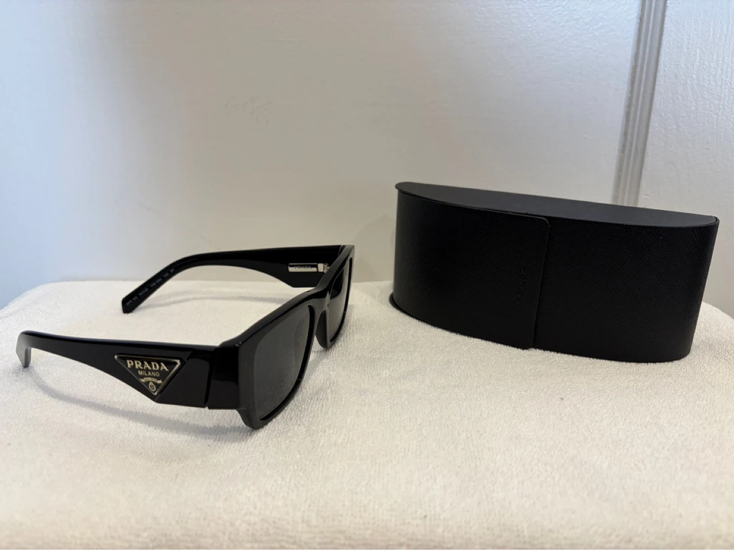 Prada Black Sunglasses with Case - photo 4