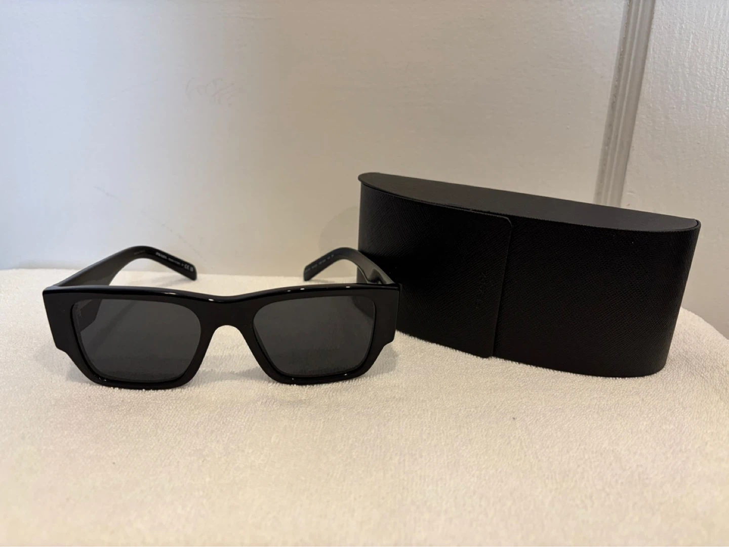 Prada Black Sunglasses with Case - photo 2