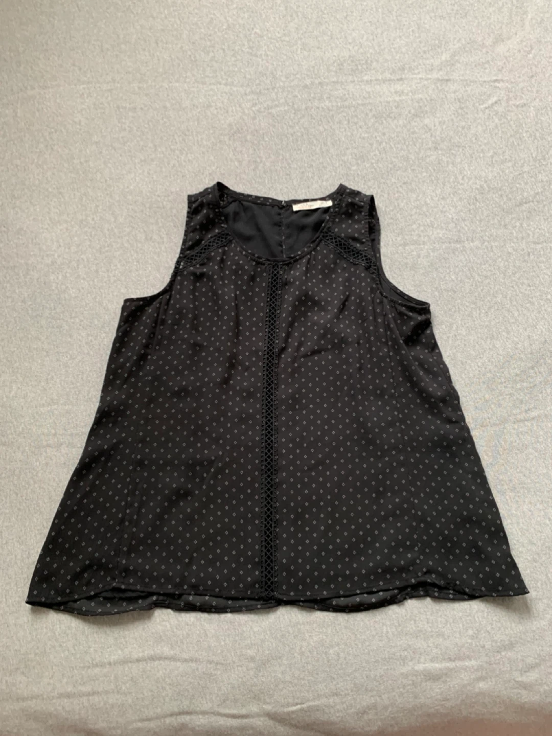 Black Diamond Dot Print Sleeveless Blouse - Size Large