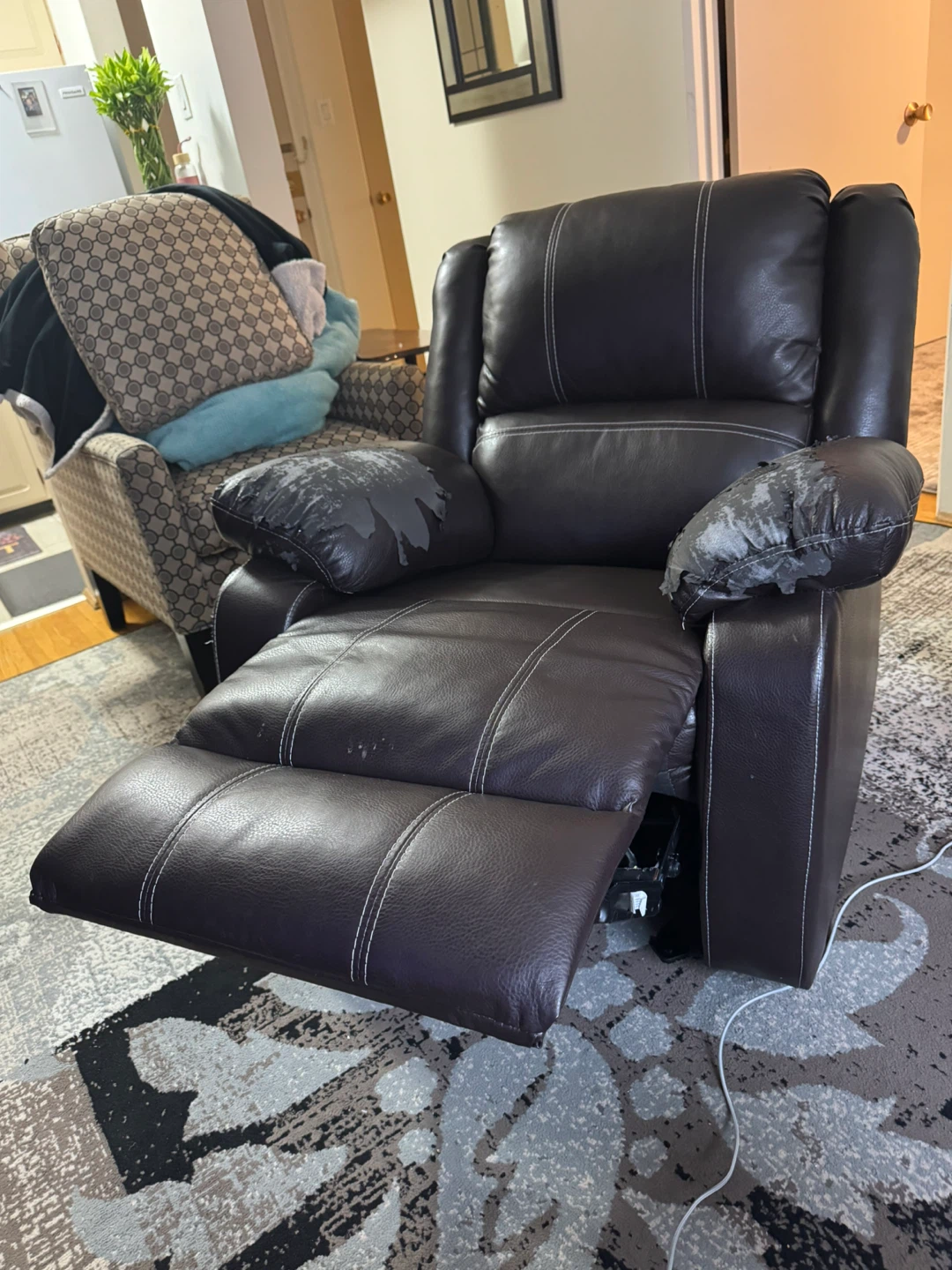 Brown Recliner Chair - photo 2