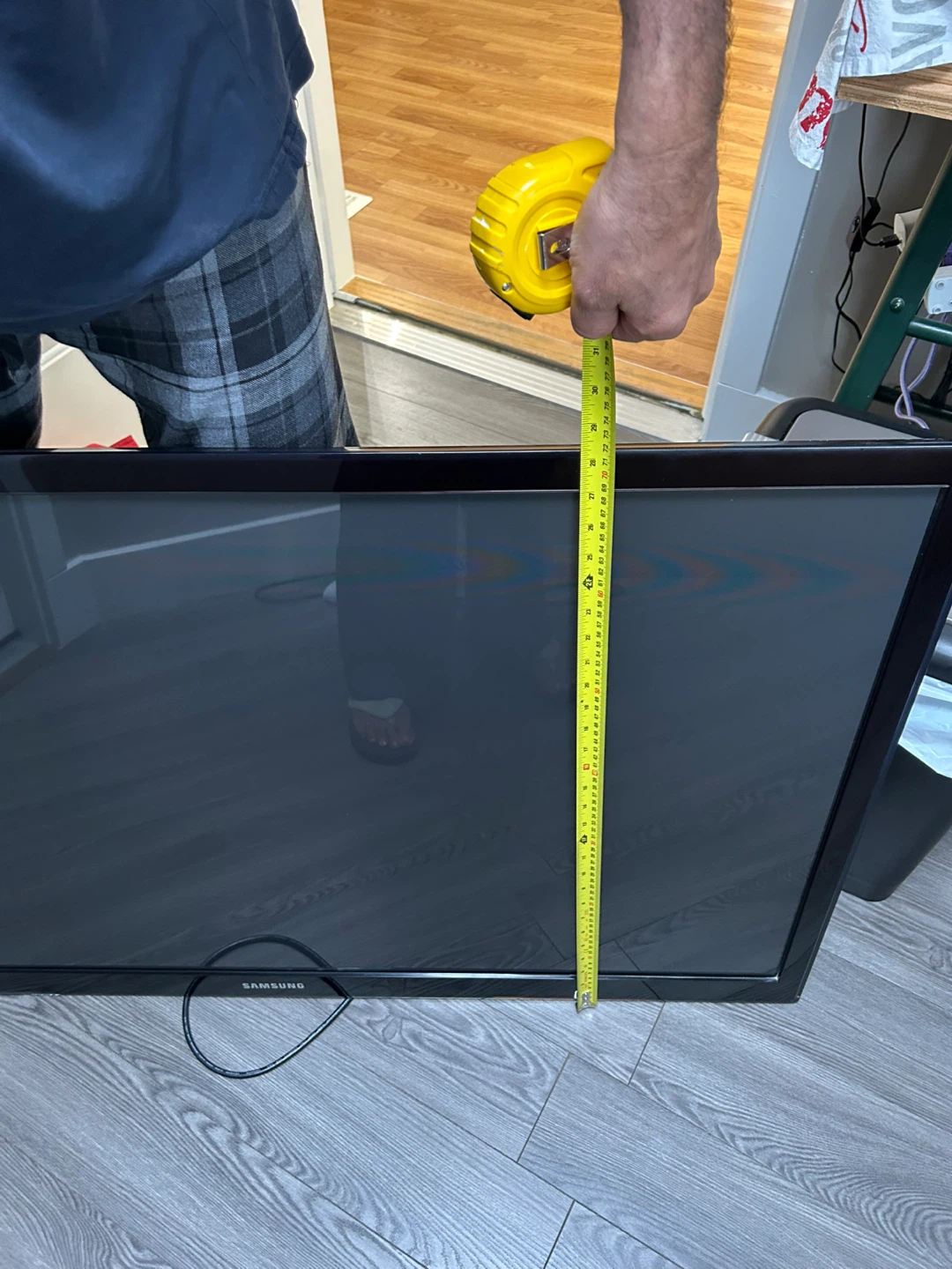 Samsung 40-inch Flat Screen TV - photo 2
