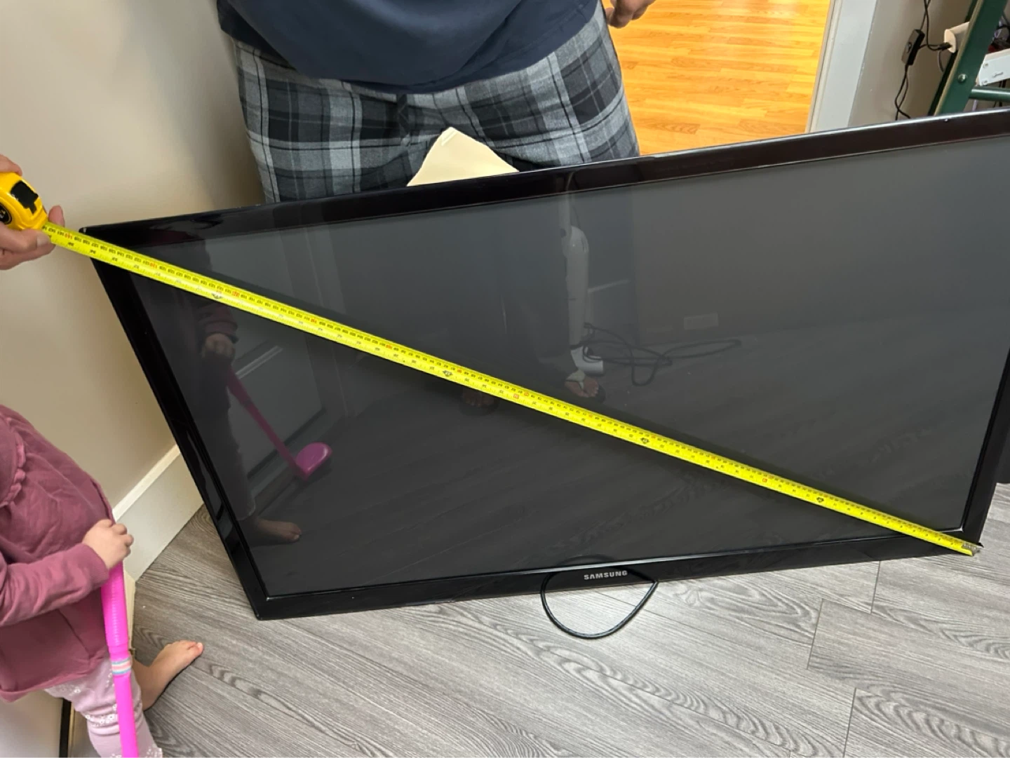 Samsung 40-inch Flat Screen TV - photo 3
