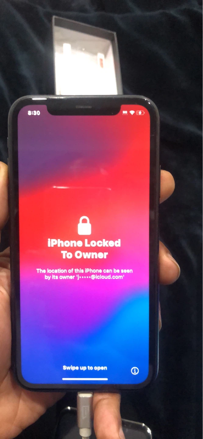 Apple iPhone 11 (Locked to Owner)