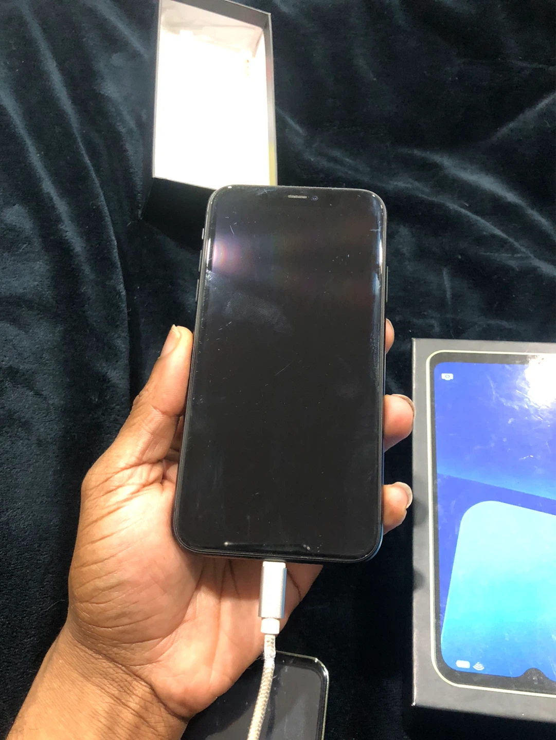 Apple iPhone 11 (Locked to Owner) - photo 2