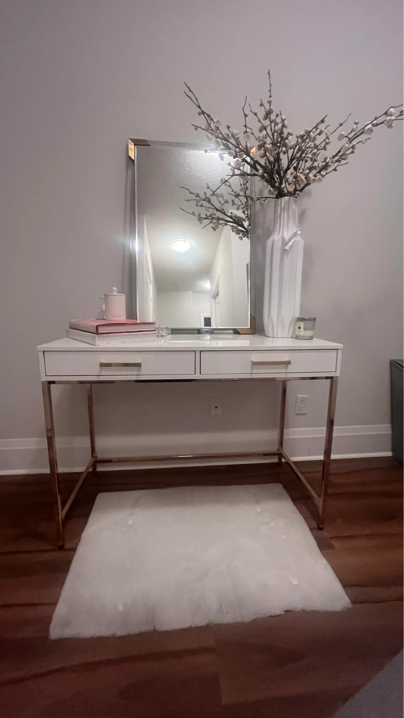 White Vanity Desk - photo 5