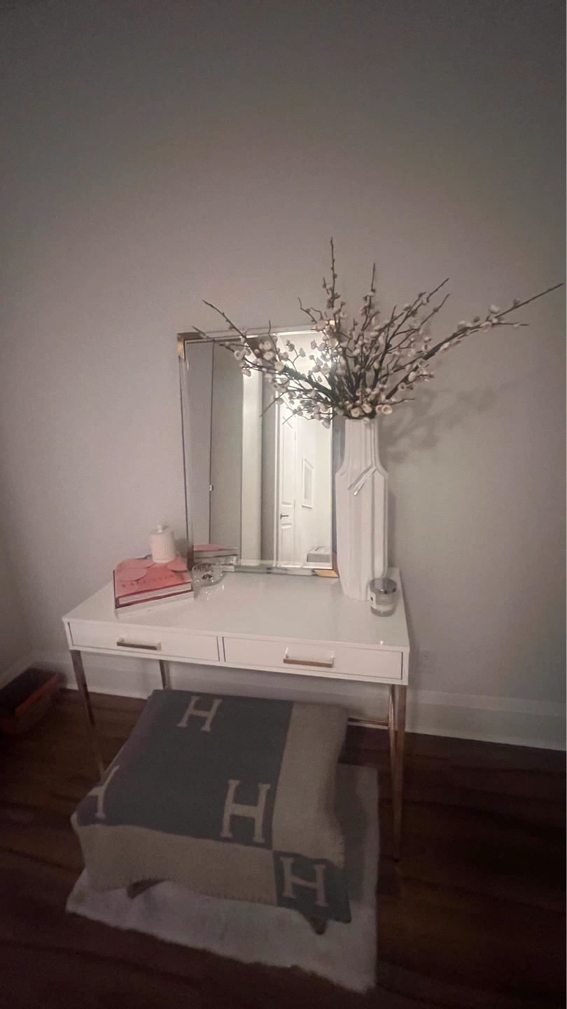 White Vanity Desk - photo 2