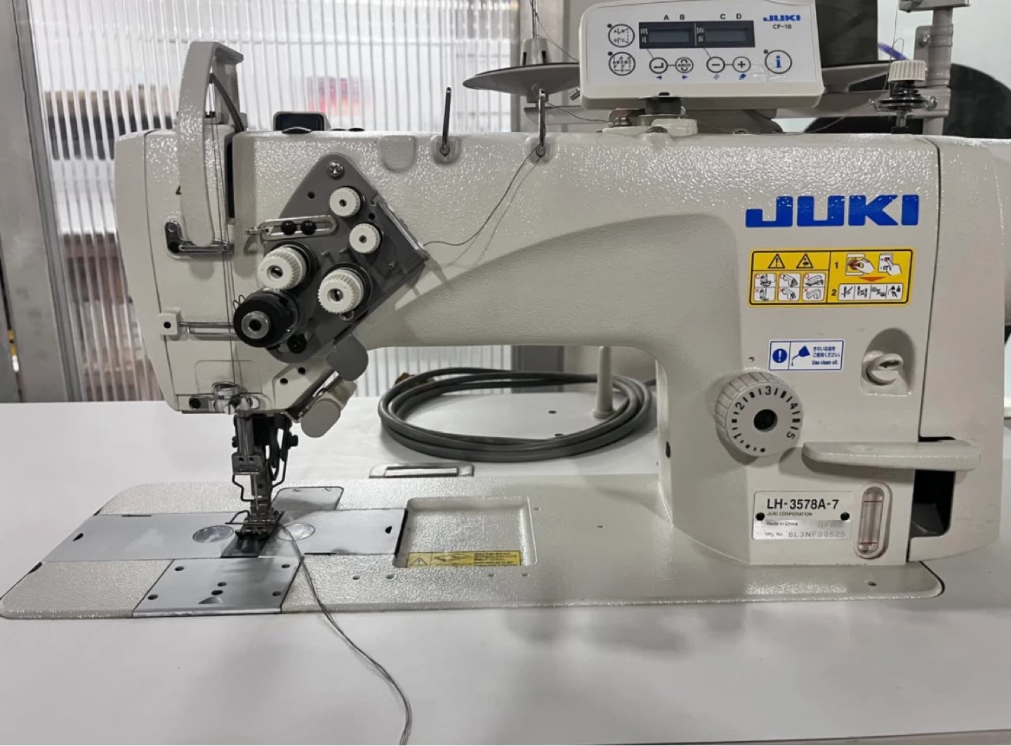 Juki LH-3578A-7 Industrial Sewing Machine - photo 3