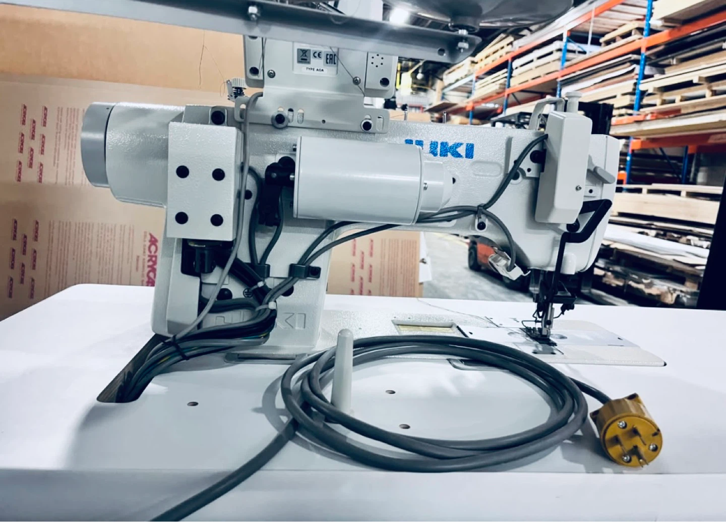 Juki LH-3578A-7 Industrial Sewing Machine - photo 4