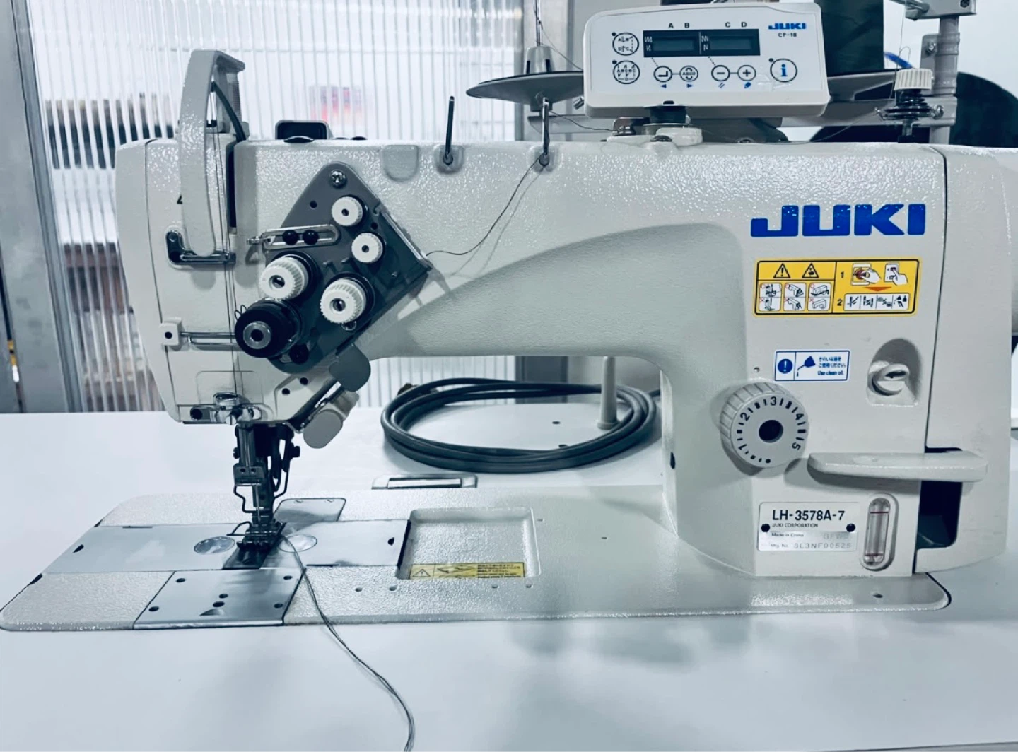 Juki LH-3578A-7 Industrial Sewing Machine - photo 2