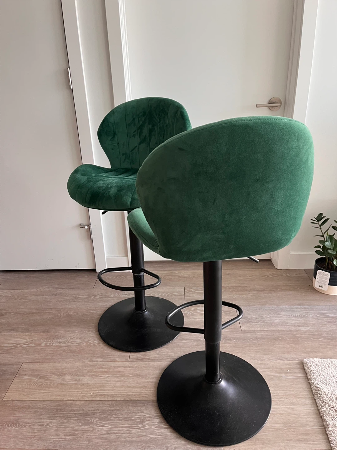 Set of 2 Green Velvet Bar Stools - photo 3