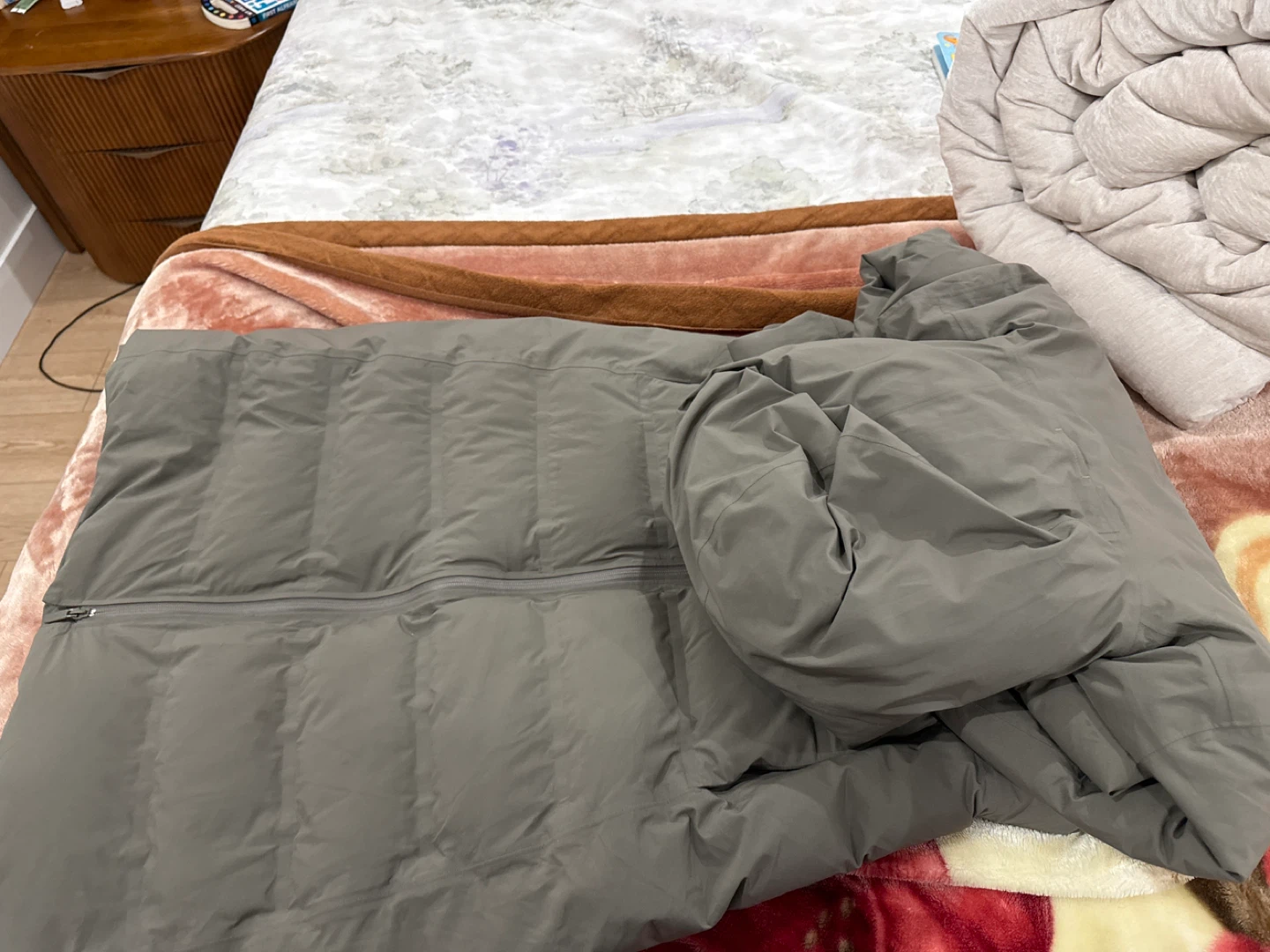 Lululemon Down Coat Women's Size 12 Grey Hooded Long - photo 4