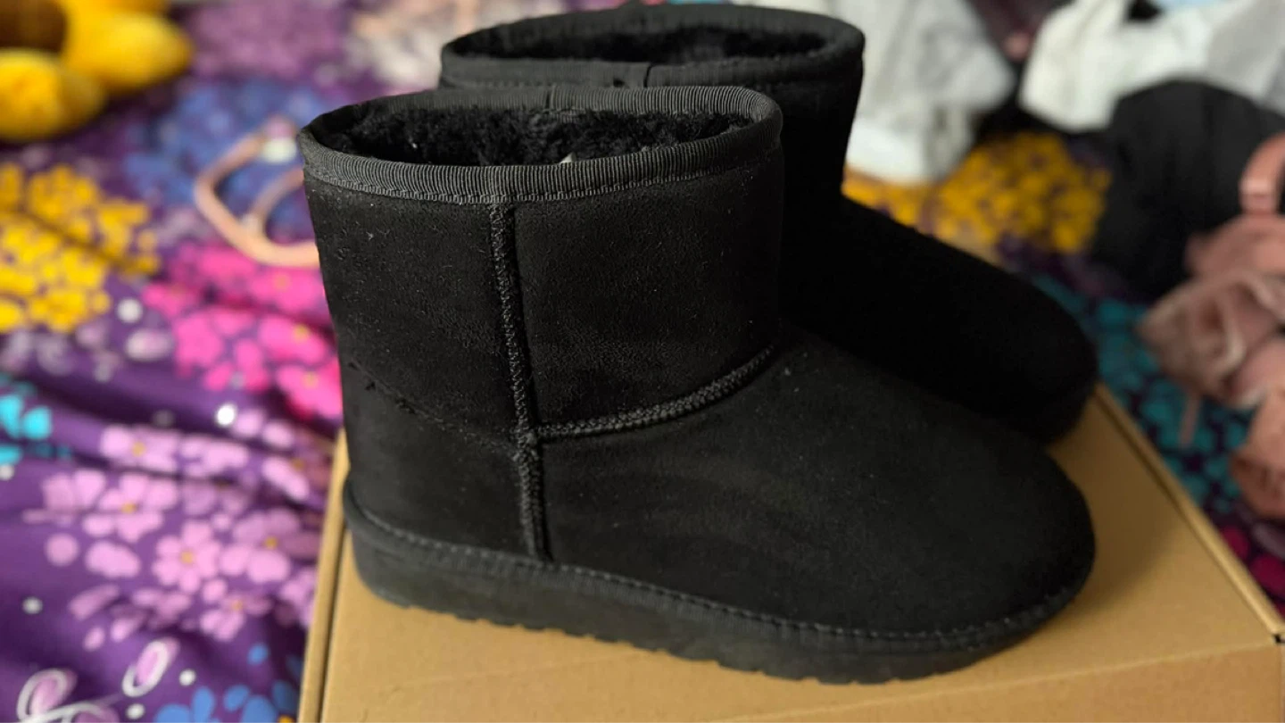 S&H Black Camryn Boots - Size 37
