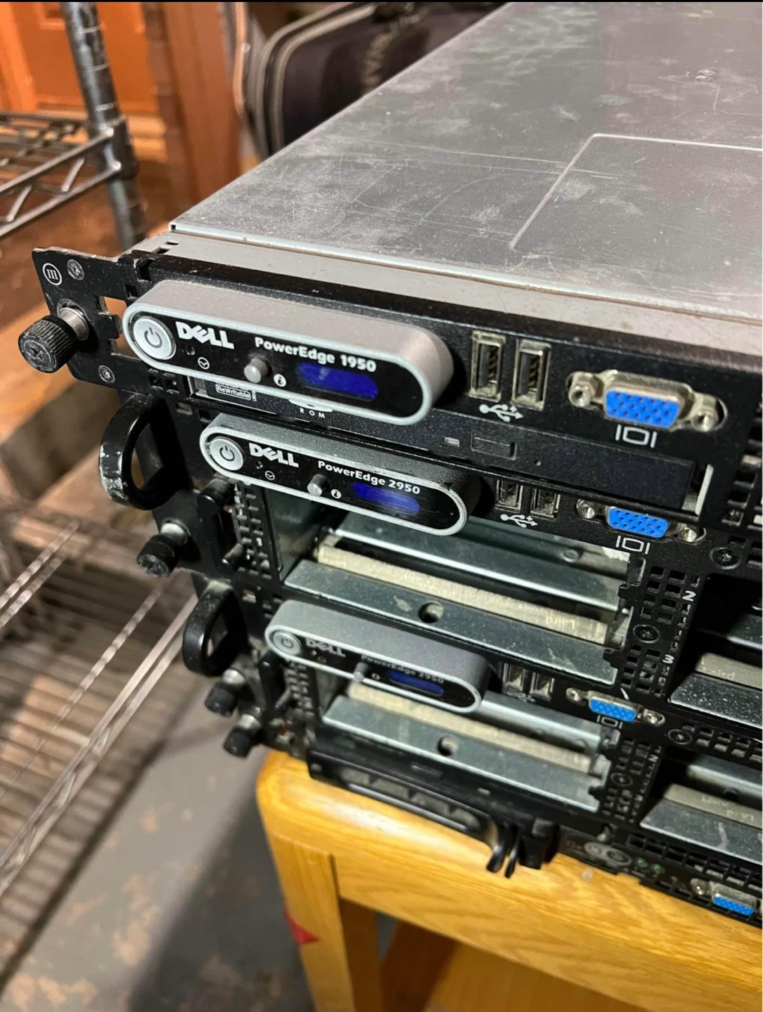 Dell PowerEdge 2950 Server